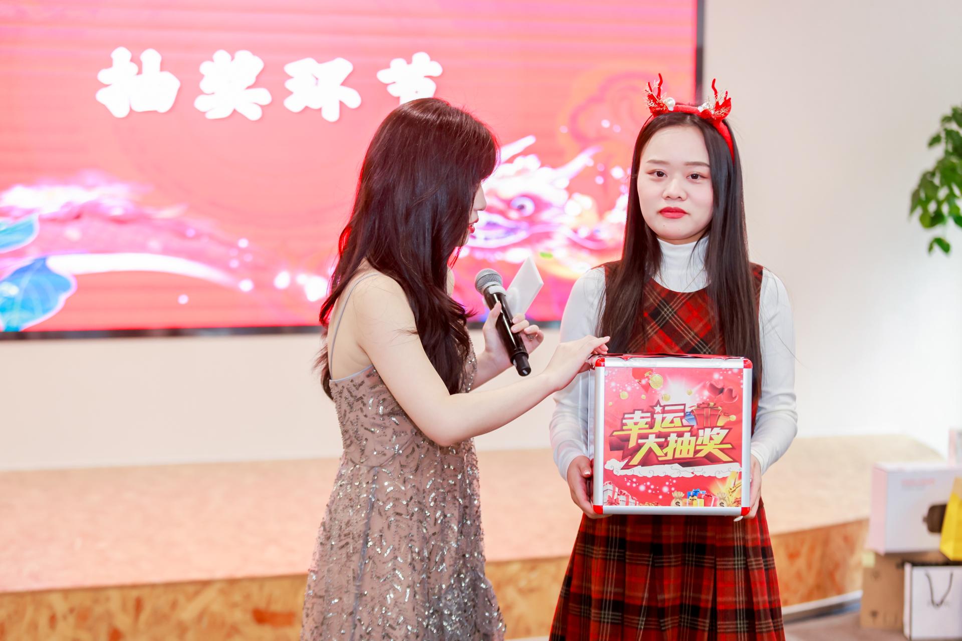杭州演出活动摄影-“龙腾虎跃 前途万里”2024新春联欢歌王争霸赛【图片直播】-现场照片-7