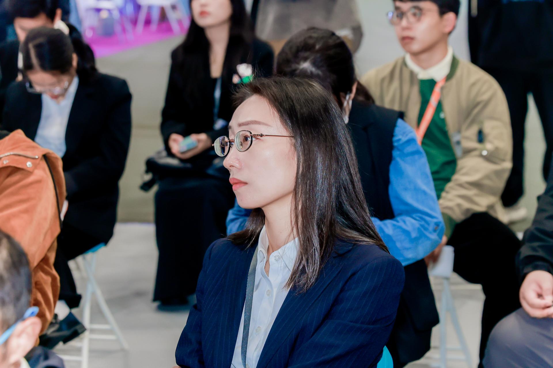 杭州美妆时尚展览展示摄影-2024 中国绍兴柯桥国际纺织贸易服务展览会【图片直播】-现场照片-10