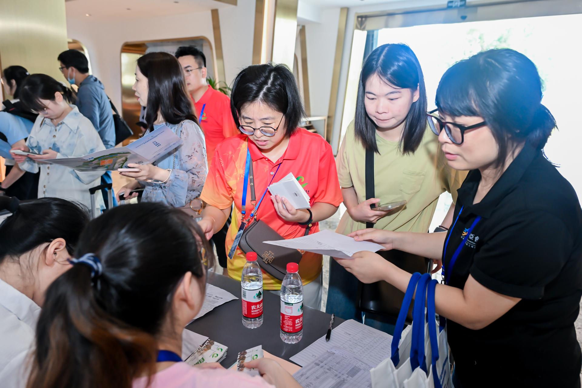 杭州医疗会议研讨摄影-2024年浙江省‘千方百剂’医疗机构制剂成果转化研讨会暨中药创新与成果转化培训班【图片直播】-现场照片-15