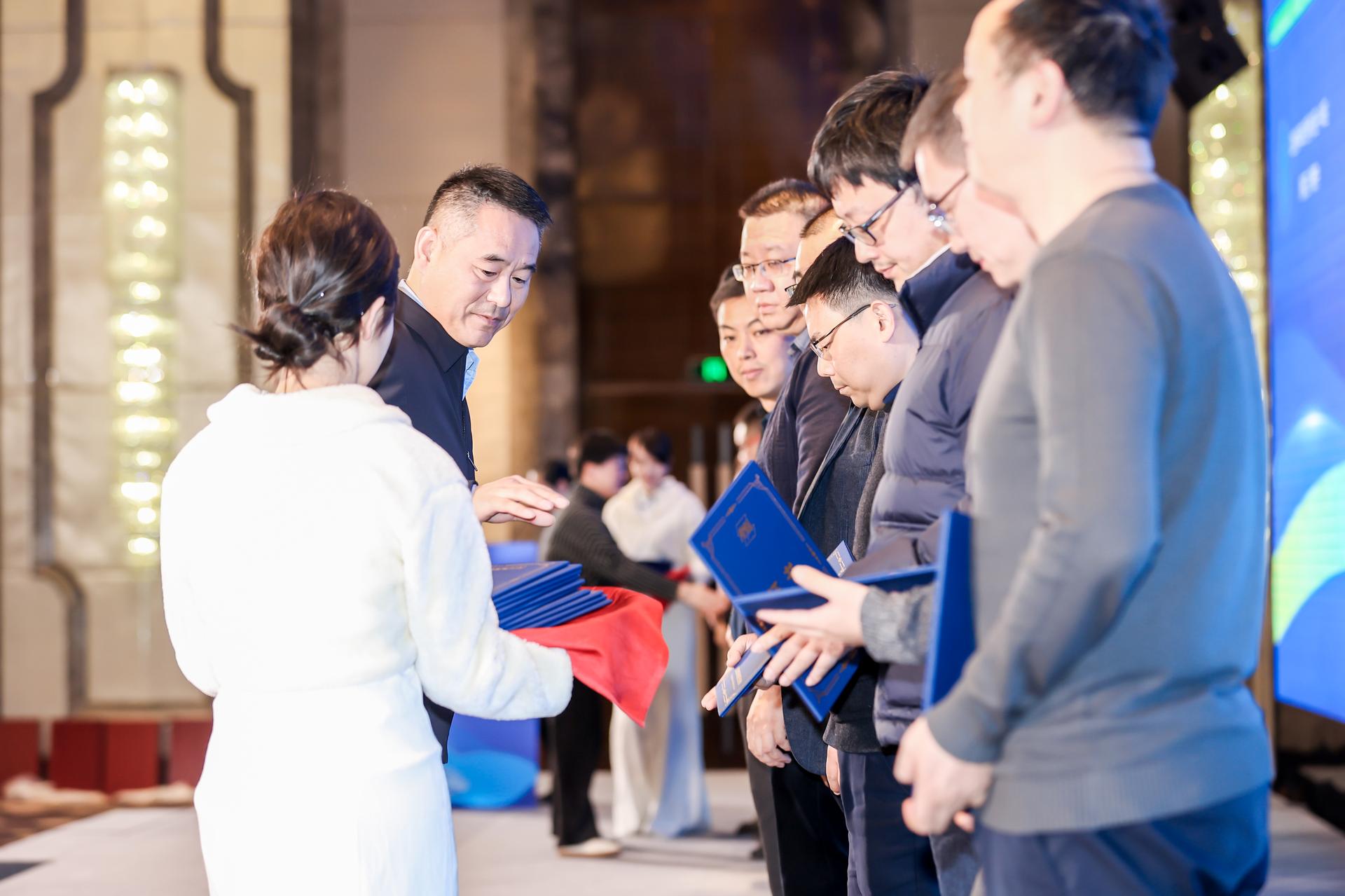 杭州医疗会议研讨摄影-2024浙江省医疗器械产业发展大会【图片直播】-现场照片-7