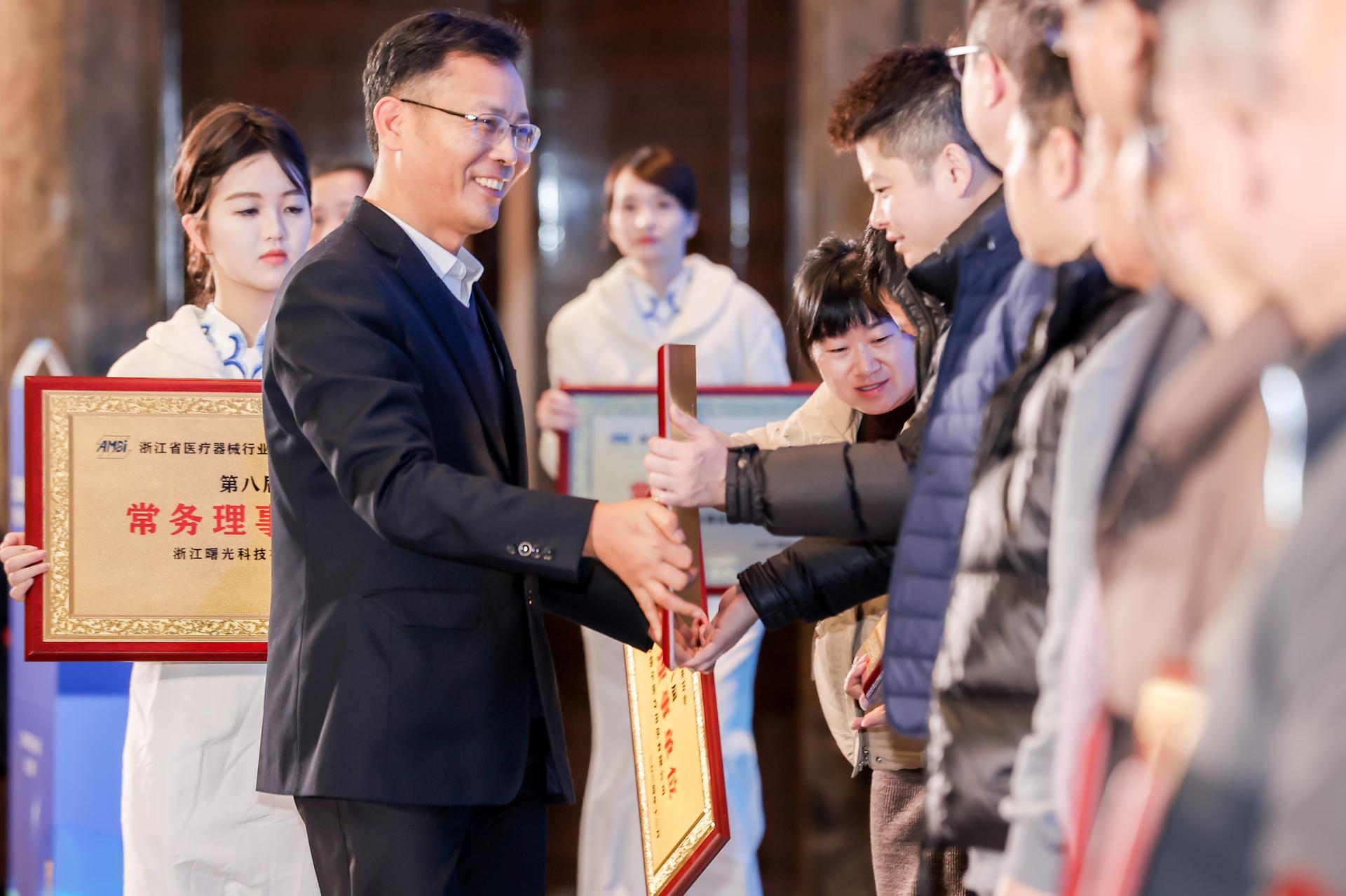杭州医疗会议研讨摄影-2024浙江省医疗器械产业发展大会【图片直播】-现场照片-3