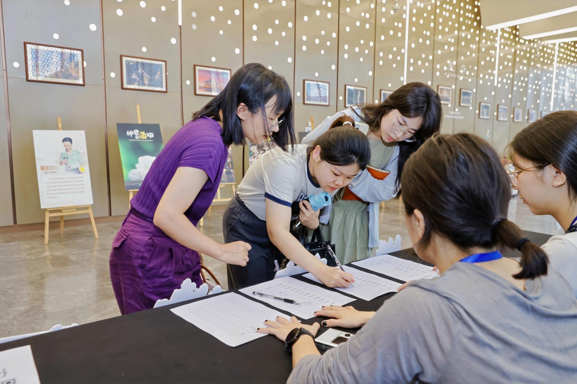 杭州会议摄影-践行“两山”二十载 共绘“都市新桃源，绿水青山就是金山银山”20周年主题宣讲活动【图片直播】-现场照片-6