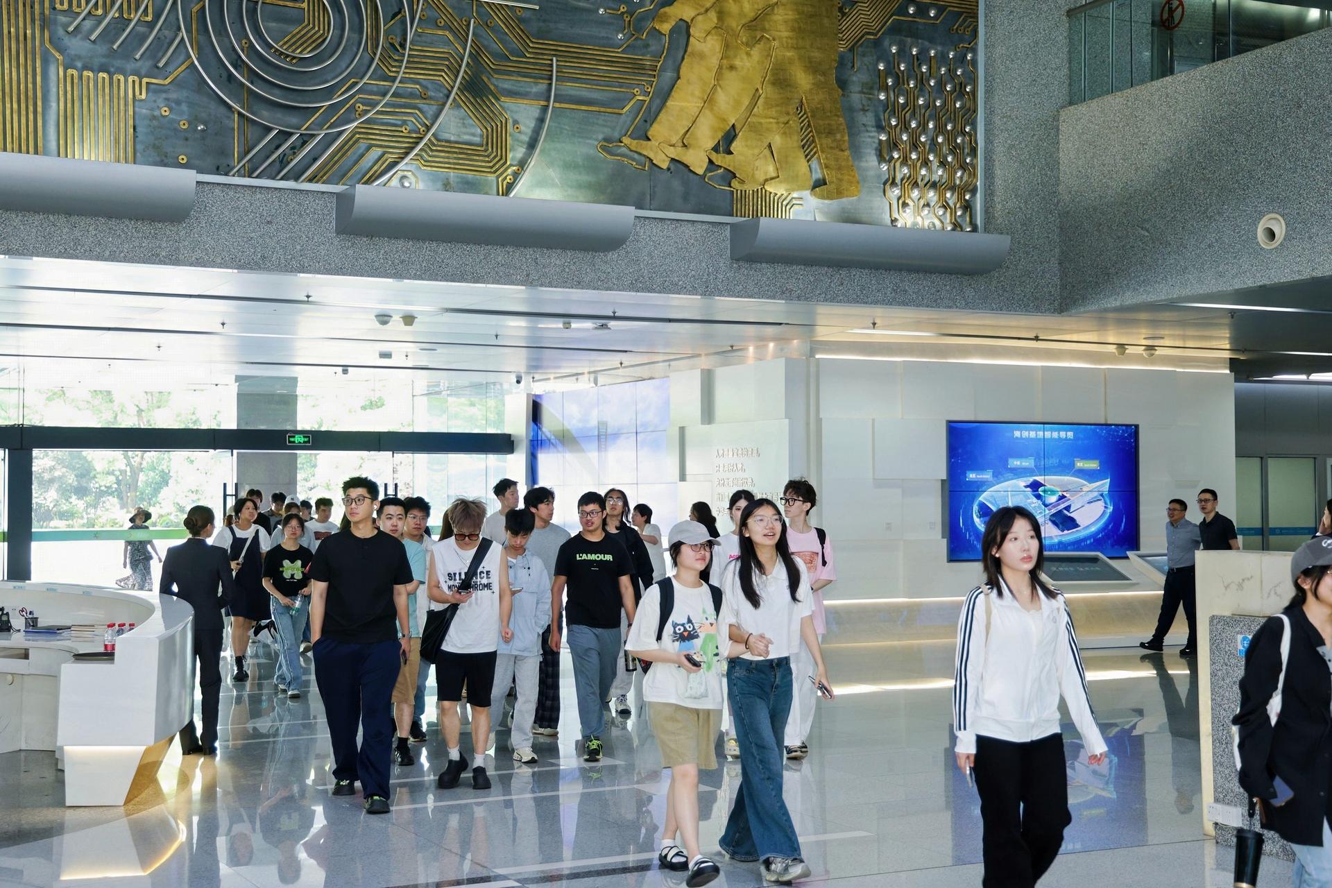 杭州会议摄影-“艺术大课”潮π名家既是学堂，又是客厅:城市需要一座怎样的“第三空间”【图片直播】-现场照片-4