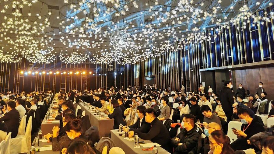 杭州会议签到摄影怎么拍出高级感：背景板、动线与当天交付的避坑清单